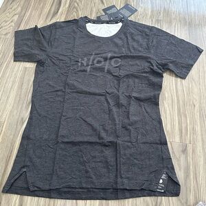 On Running Men’s Shirt Small